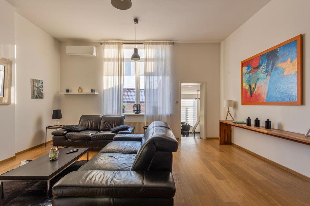 B&B Leopold & Appartementen Синт-Тройден Екстериор снимка