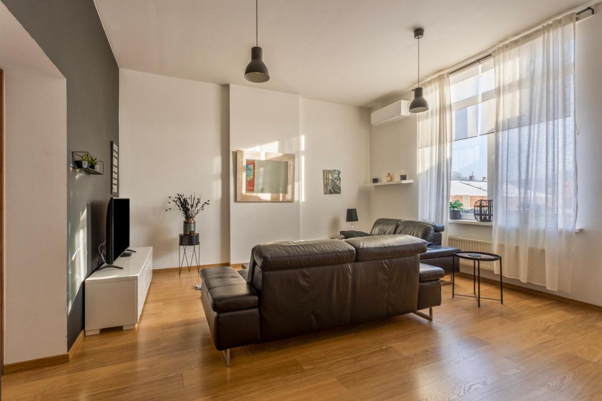 B&B Leopold & Appartementen Синт-Тройден Екстериор снимка