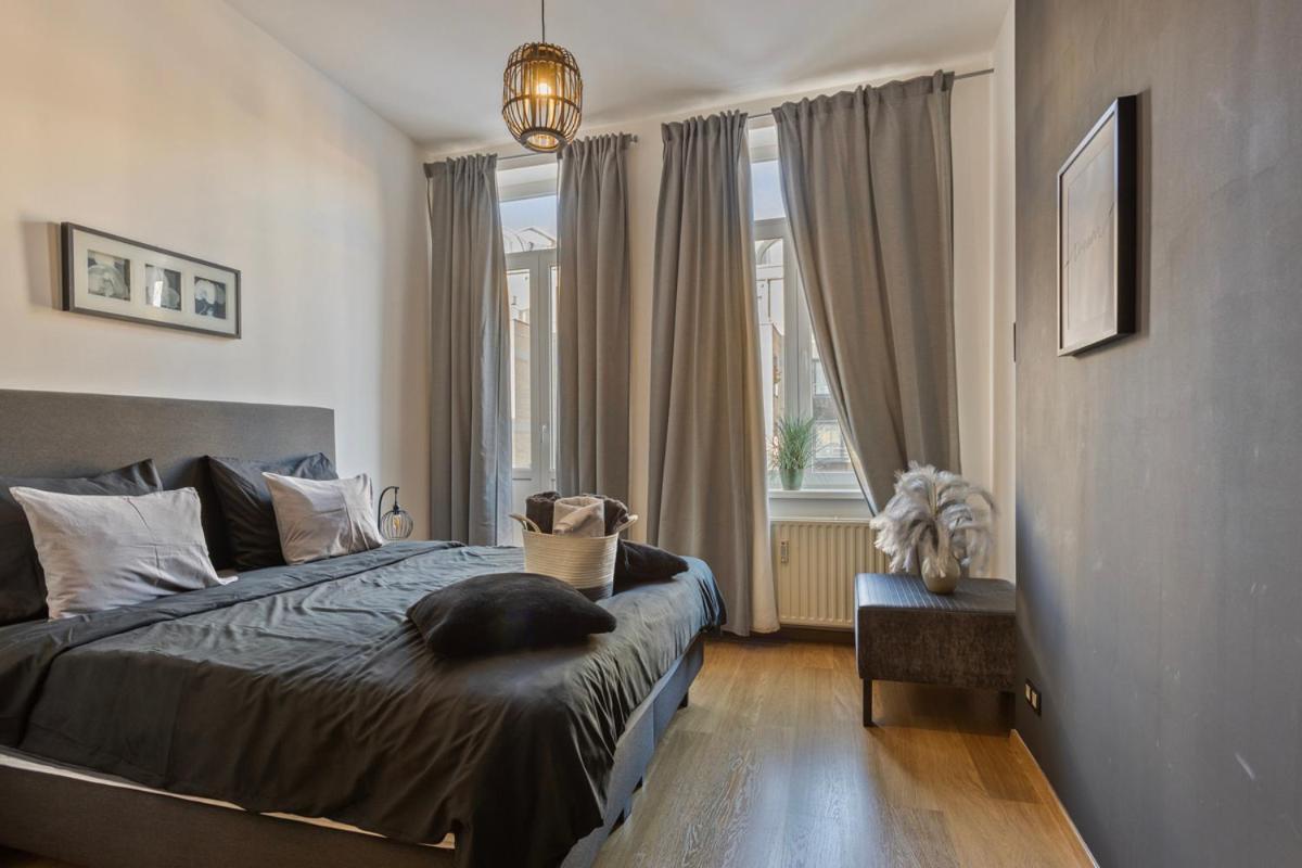 B&B Leopold & Appartementen Синт-Тройден Екстериор снимка